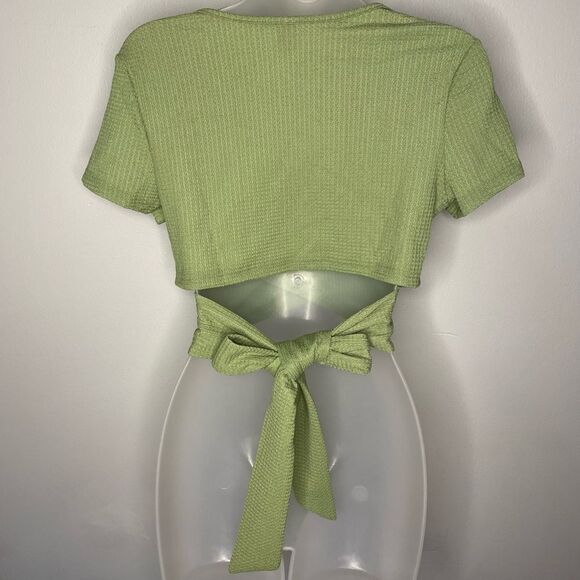 SHEIN Short set with Wrap Knot Back Crop Top - Picture 8 of 12